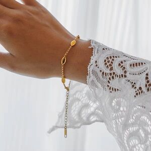 18K Gold Plated Oval Charm Chain Bracelet